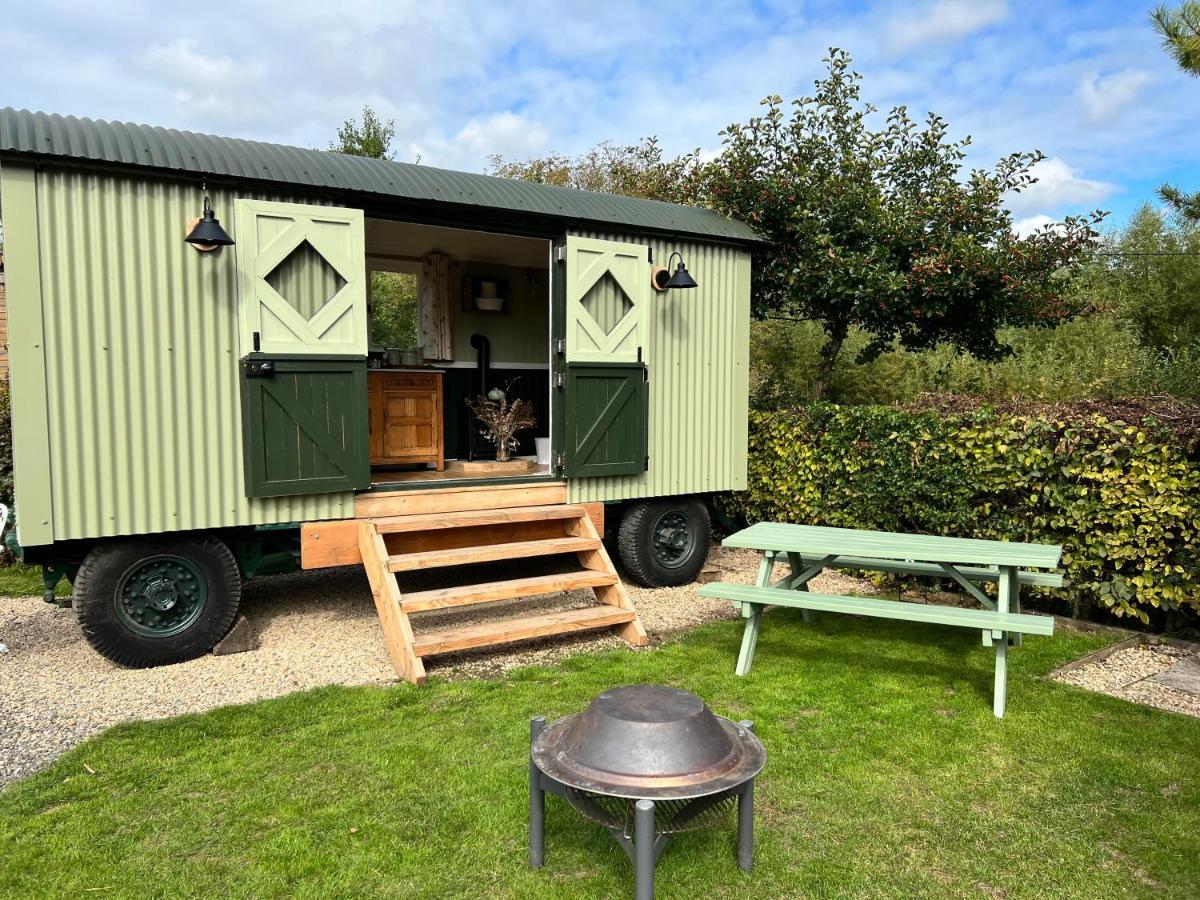 Berwick St James Stonehenge Campsite & Glamping酒店 外观 照片